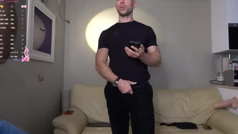 Snapshot of muscularfriend chatting on April 23, 12:29 pm Ivan online show from April 23, 12:29 pm