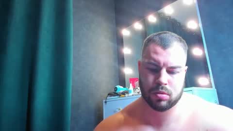 Snapshot of muscularjohnforu chatting on February 10, 6:56 pm click icon for peach online show from February 10, 6:56 pm