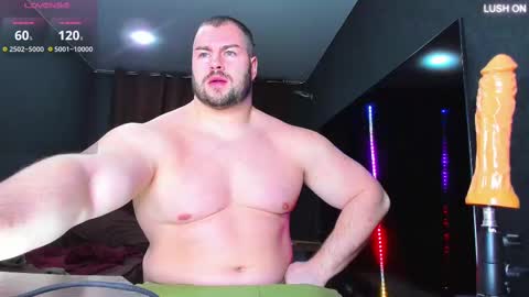 Snapshot of muscularjohnforu chatting on March 4, 5:24 pm click icon for peach online show from March 4, 5:24 pm