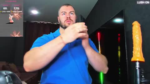 Snapshot of muscularjohnforu chatting on March 8, 9:50 am click icon for peach online show from March 8, 9:50 am