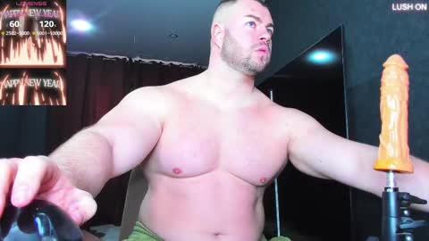 Snapshot of muscularjohnforu chatting on March 10, 8:37 am click icon for peach online show from March 10, 8:37 am