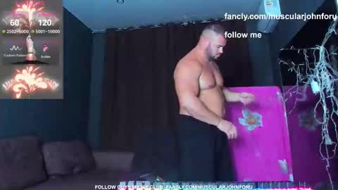 Snapshot of muscularjohnforu chatting on September 17, 3:57 pm click icon for peach online show from September 17, 3:57 pm
