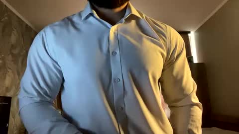 Snapshot of muscularjuggler chatting on March 7, 2:08 am muscularjuggler online show from March 7, 2:08 am
