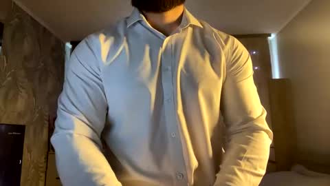 Snapshot of muscularjuggler chatting on March 10, 5:34 am muscularjuggler online show from March 10, 5:34 am