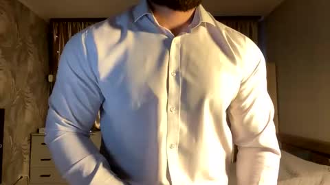 Snapshot of muscularjuggler chatting on March 16, 12:38 am muscularjuggler online show from March 16, 12:38 am