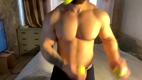 Snapshot of muscularjuggler chatting on March 30, 2:12 am muscularjuggler online show from March 30, 2:12 am