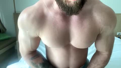 Snapshot of muscularjuggler chatting on April 26, 4:10 am muscularjuggler online show from April 26, 4:10 am
