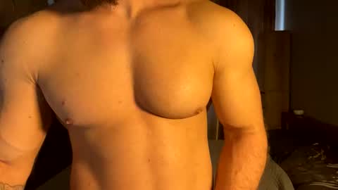 Snapshot of muscularjuggler chatting on May 22, 2:30 am muscularjuggler online show from May 22, 2:30 am