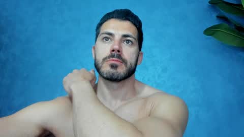 Snapshot of muscularmaster chatting on April 28, 11:43 pm muscularmaster onlyfans online show from April 28, 11:43 pm