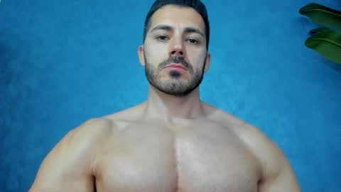 Snapshot of muscularmaster chatting on May 19, 8:42 am muscularmaster onlyfans online show from May 19, 8:42 am