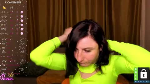 Snapshot of muse_kitty_jenia chatting on June 3, 2:33 pm Jenya online show from June 3, 2:33 pm