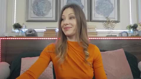 Luna  online show from February 4, 9:31 pm