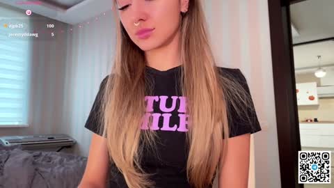 Snapshot of museleks chatting on December 2, 9:45 am Aleksa online show from December 2, 9:45 am