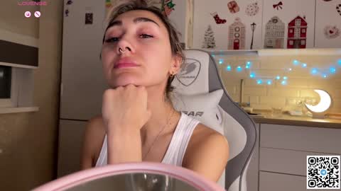 Snapshot of museleks chatting on February 2, 1:23 am Aleksa online show from February 2, 1:23 am