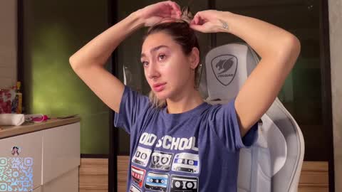 Snapshot of museleks chatting on February 6, 1:38 am Aleksa online show from February 6, 1:38 am