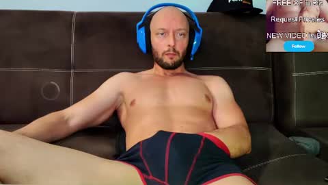Snapshot of mushroomcouch chatting on June 29, 10:10 pm mushroomcouch online show from June 29, 10:10 pm
