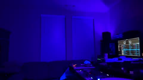 Snapshot of music_lounge chatting on November 9, 1:15 am music_lounge online show from November 9, 1:15 am