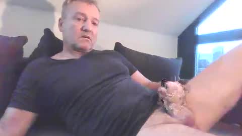 nobuddy online show from February 12, 6:30 am