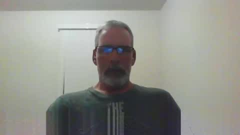 Snapshot of mustang_daddy chatting on October 1, 1:22 am 307MountainMan online show from October 1, 1:22 am