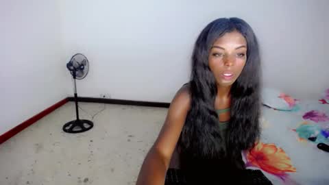 Snapshot of muyfer_latin_ts chatting on May 18, 4:07 am mayfer online show from May 18, 4:07 am