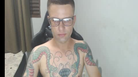 Snapshot of mwmgaara chatting on February 25, 4:03 am mwmgaara online show from February 25, 4:03 am