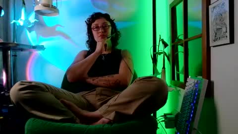 Snapshot of mx_anouk_divine chatting on May 30, 12:52 am Mx. Anouk Divine online show from May 30, 12:52 am