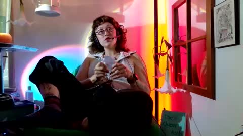 Snapshot of mx_anouk_divine chatting on May 30, 8:06 pm Mx. Anouk Divine online show from May 30, 8:06 pm