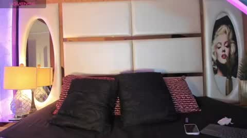 Snapshot of mxli_divine_ chatting on July 21, 2:30 pm mxli_divine_ online show from July 21, 2:30 pm