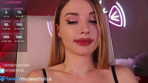 Snapshot of my__sweet__alice chatting on March 5, 4:57 pm mysweetalice online show from March 5, 4:57 pm