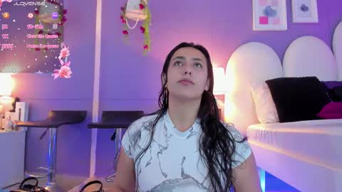 my_aleja_ online show from October 13, 1:22 pm