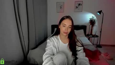 katie online show from December 14, 8:18 pm