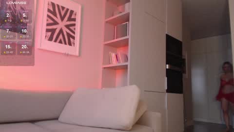 Snapshot of my_hannah chatting on December 8, 12:08 pm Hannah  welcome  online show from December 8, 12:08 pm