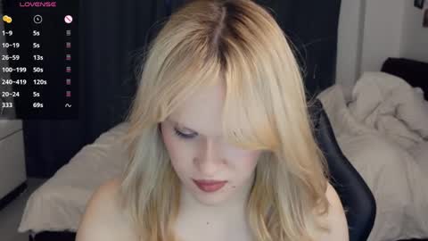 Lily online show from April 18, 2:26 am