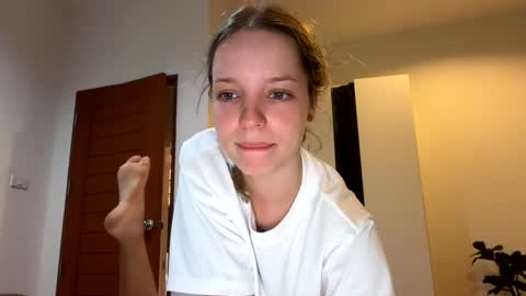 Snapshot of my_mia_ chatting on May 6, 11:37 am MIA I will be here Monday Wednesday Thursday Saturday online show from May 6, 11:37 am
