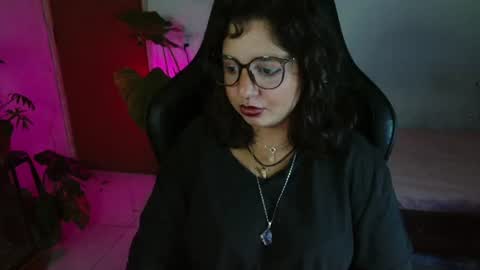 Snapshot of myamillor chatting on July 10, 12:04 am myamillor online show from July 10, 12:04 am