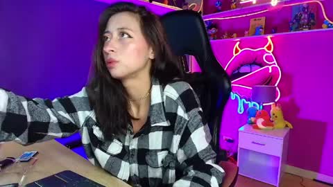 Milly Cute online show from April 10, 4:39 am