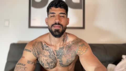 Snapshot of myke_esthetic chatting on December 9, 12:45 am Myke esthetic online show from December 9, 12:45 am