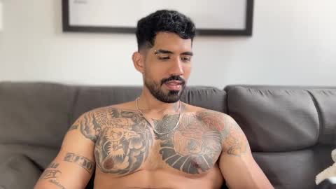 Snapshot of myke_esthetic chatting on December 14, 5:47 pm Myke esthetic online show from December 14, 5:47 pm