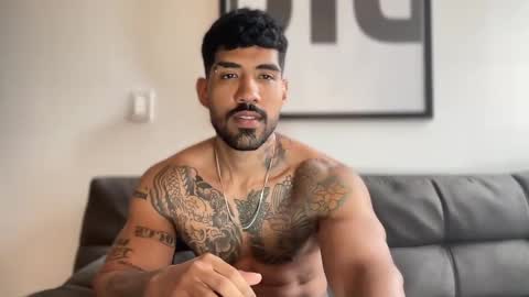 Snapshot of myke_esthetic chatting on January 2, 9:07 pm Myke esthetic online show from January 2, 9:07 pm