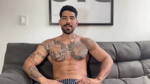 Snapshot of myke_esthetic chatting on January 4, 7:55 pm Myke esthetic online show from January 4, 7:55 pm