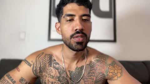 Snapshot of myke_esthetic chatting on January 4, 10:55 pm Myke esthetic online show from January 4, 10:55 pm