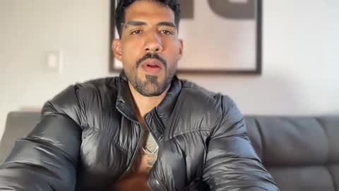 Snapshot of myke_esthetic chatting on January 5, 10:29 pm Myke esthetic online show from January 5, 10:29 pm