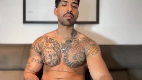 Snapshot of myke_esthetic chatting on January 11, 11:35 pm Myke esthetic online show from January 11, 11:35 pm