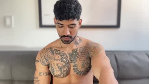 Snapshot of myke_esthetic chatting on January 13, 6:05 pm Myke esthetic online show from January 13, 6:05 pm