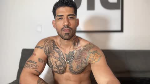 Snapshot of myke_esthetic chatting on January 28, 2:21 am Myke esthetic online show from January 28, 2:21 am