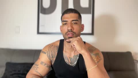 Snapshot of myke_esthetic chatting on February 8, 2:26 am Myke esthetic online show from February 8, 2:26 am