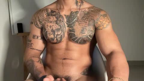 Snapshot of myke_esthetic chatting on February 9, 6:11 am Myke esthetic online show from February 9, 6:11 am