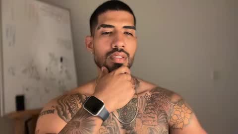 Snapshot of myke_esthetic chatting on February 12, 12:27 am Myke esthetic online show from February 12, 12:27 am