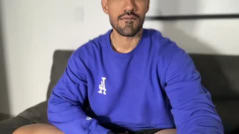 Snapshot of myke_esthetic chatting on February 14, 12:30 am Myke esthetic online show from February 14, 12:30 am