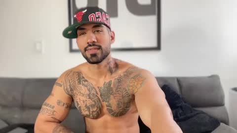 Snapshot of myke_esthetic chatting on February 26, 10:31 pm Myke esthetic online show from February 26, 10:31 pm